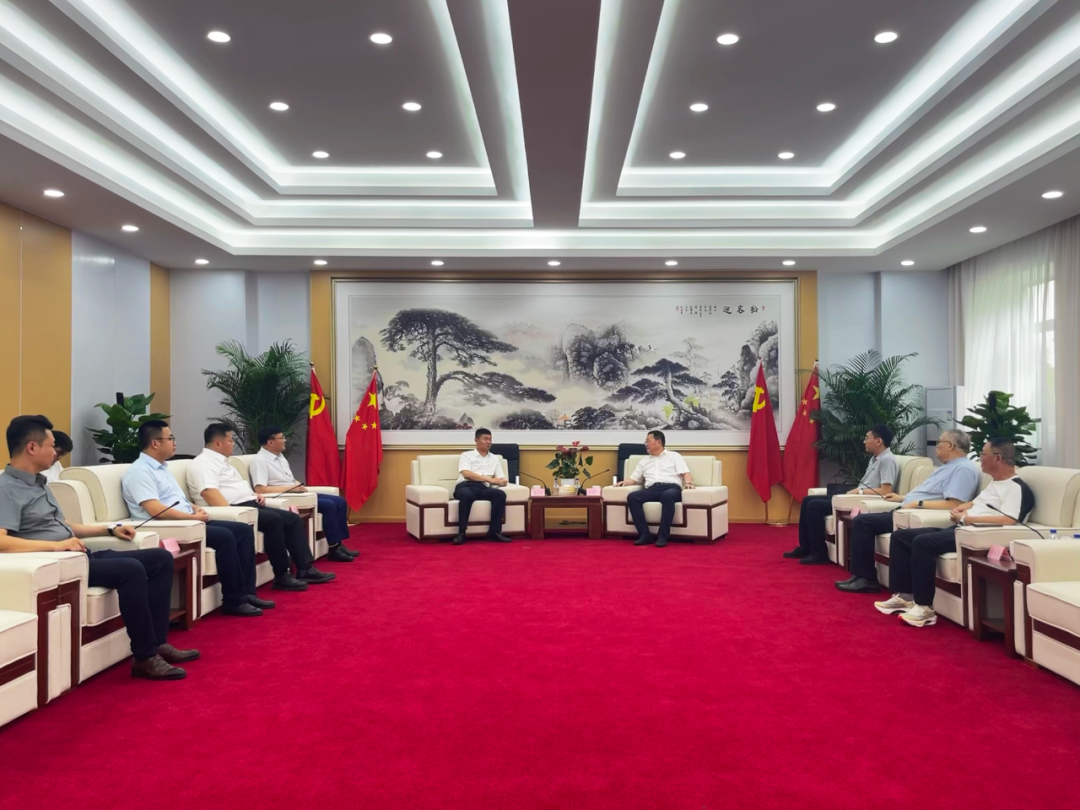 王文亮与黑龙江省农业投资集团党委书记、董事长、总经理杨世志举行会谈