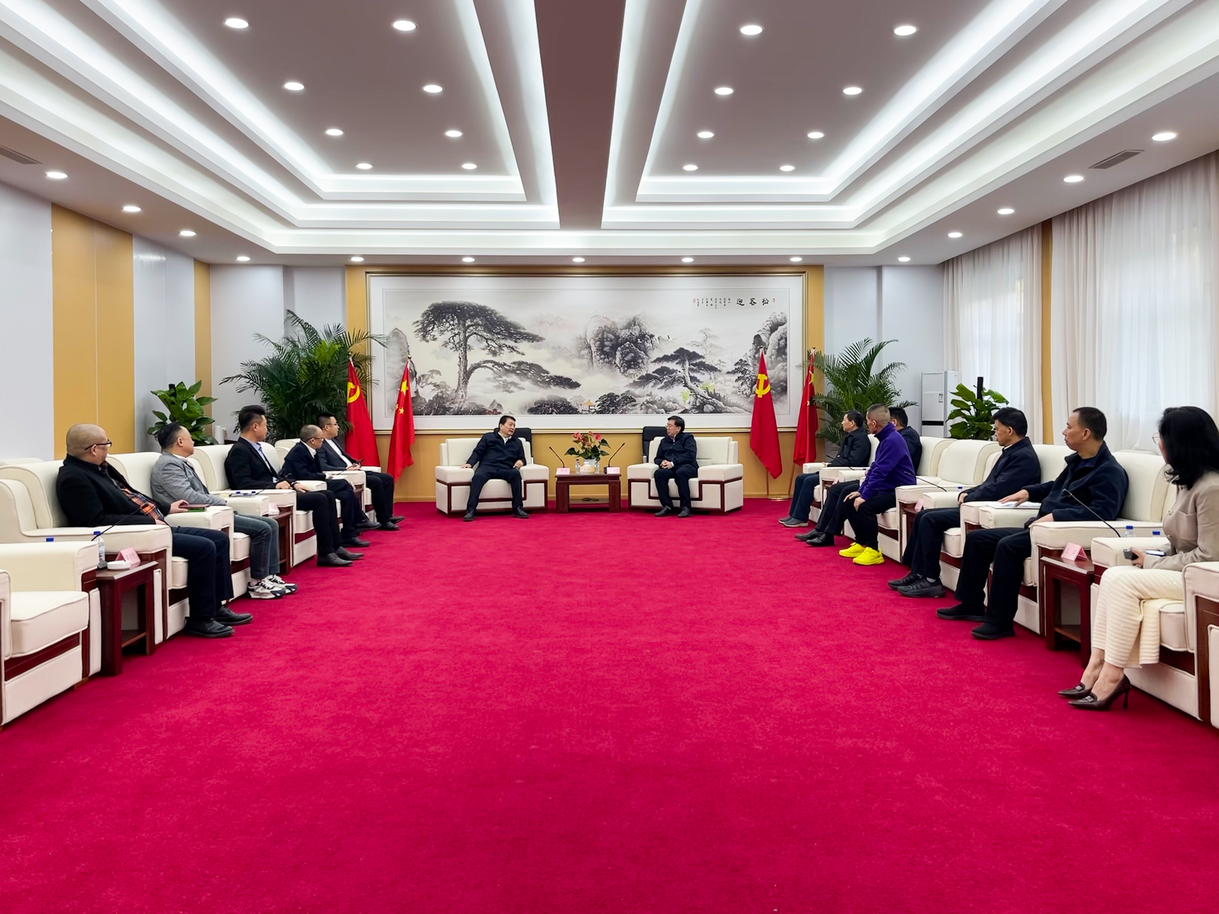 中食世纪集团与咸宁市政协围绕桂花产业高质量发展举行会谈