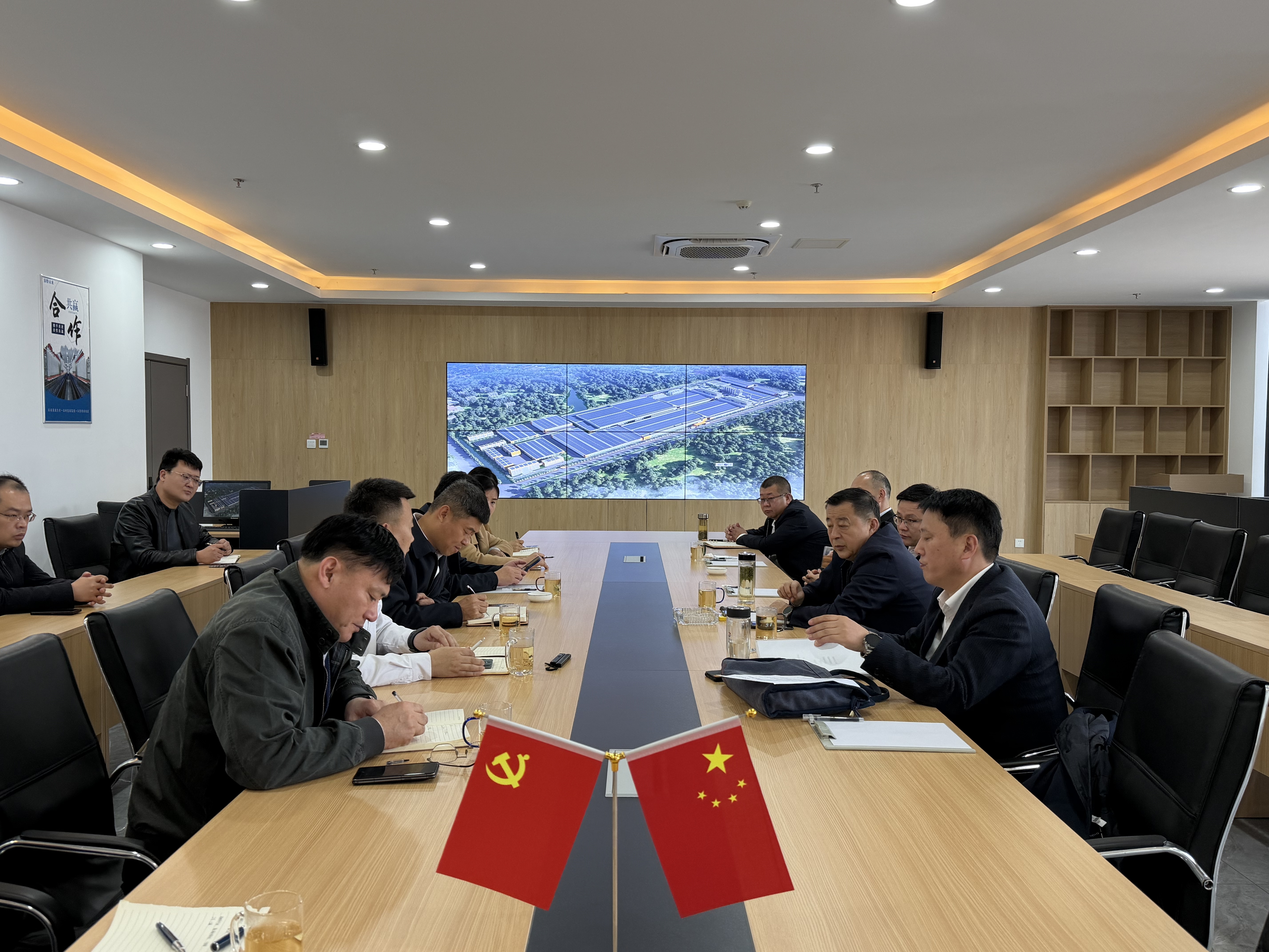 王文亮率队赴枣庄调研国联未来数字新材料产业基地项目建设进度，枣庄市委副书记、市长张国洲，枣庄市市中区委书记韩耀辉一同调研